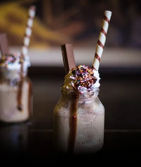 HAZELNUT KIT KAT FRAPPE feature